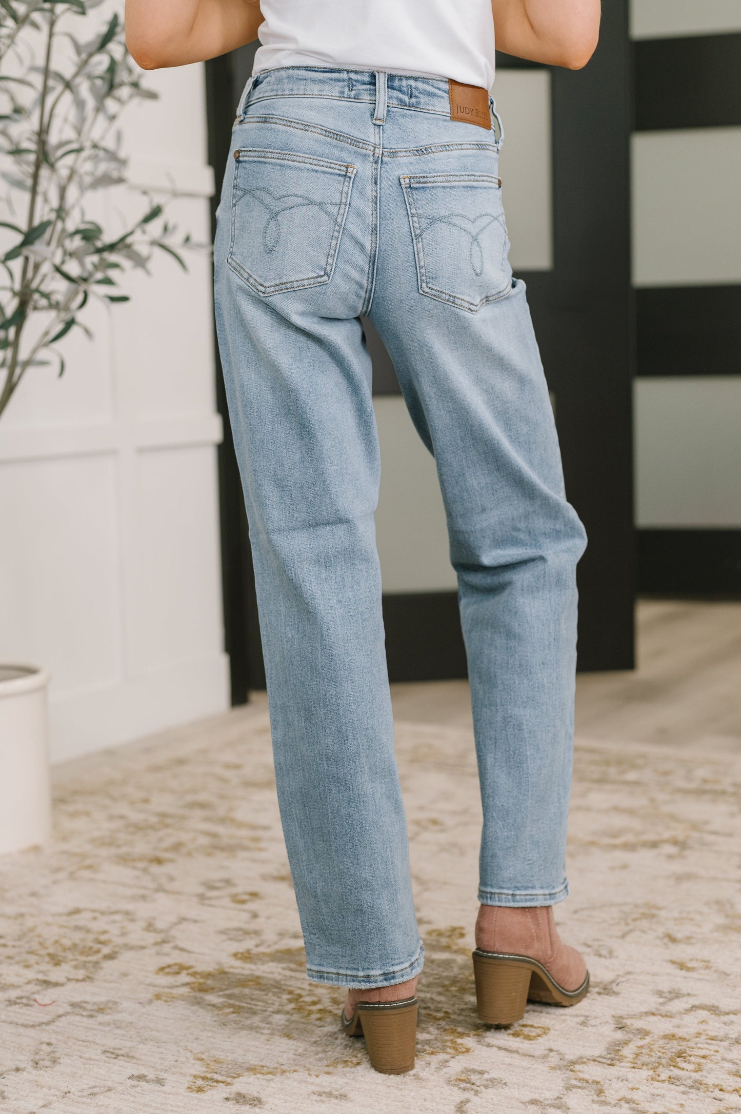 Judy Blue Heather Mid Rise Rigid Magic Straight